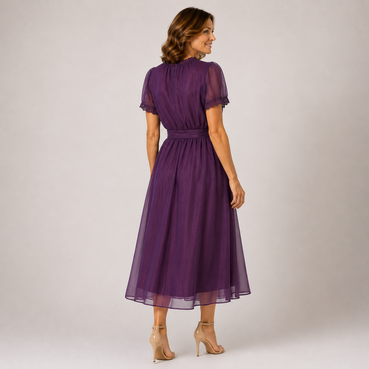Inês | Maxi Vestido com Decote em Gota e Bordo em Renda Chiffon