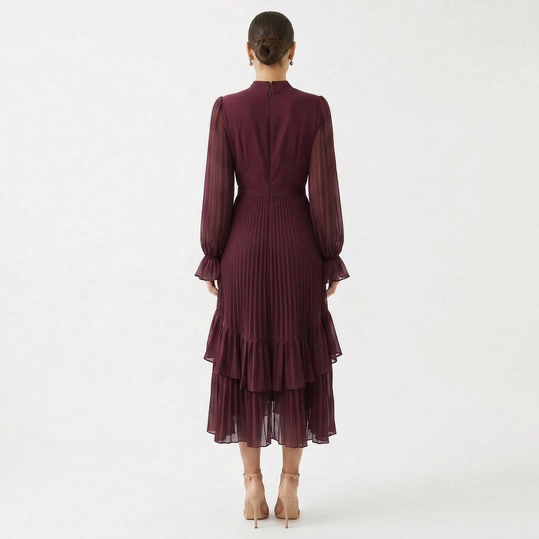 Mariana | Vestido Plissado com Mangas Fluídas e Folhos Assimétricos