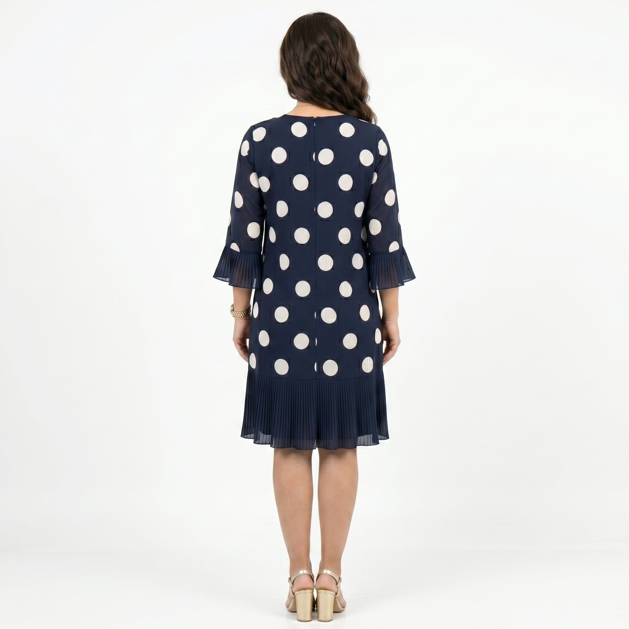 Clara | Vestido Azul Marinho às Bolinhas com Detalhe de Folhos