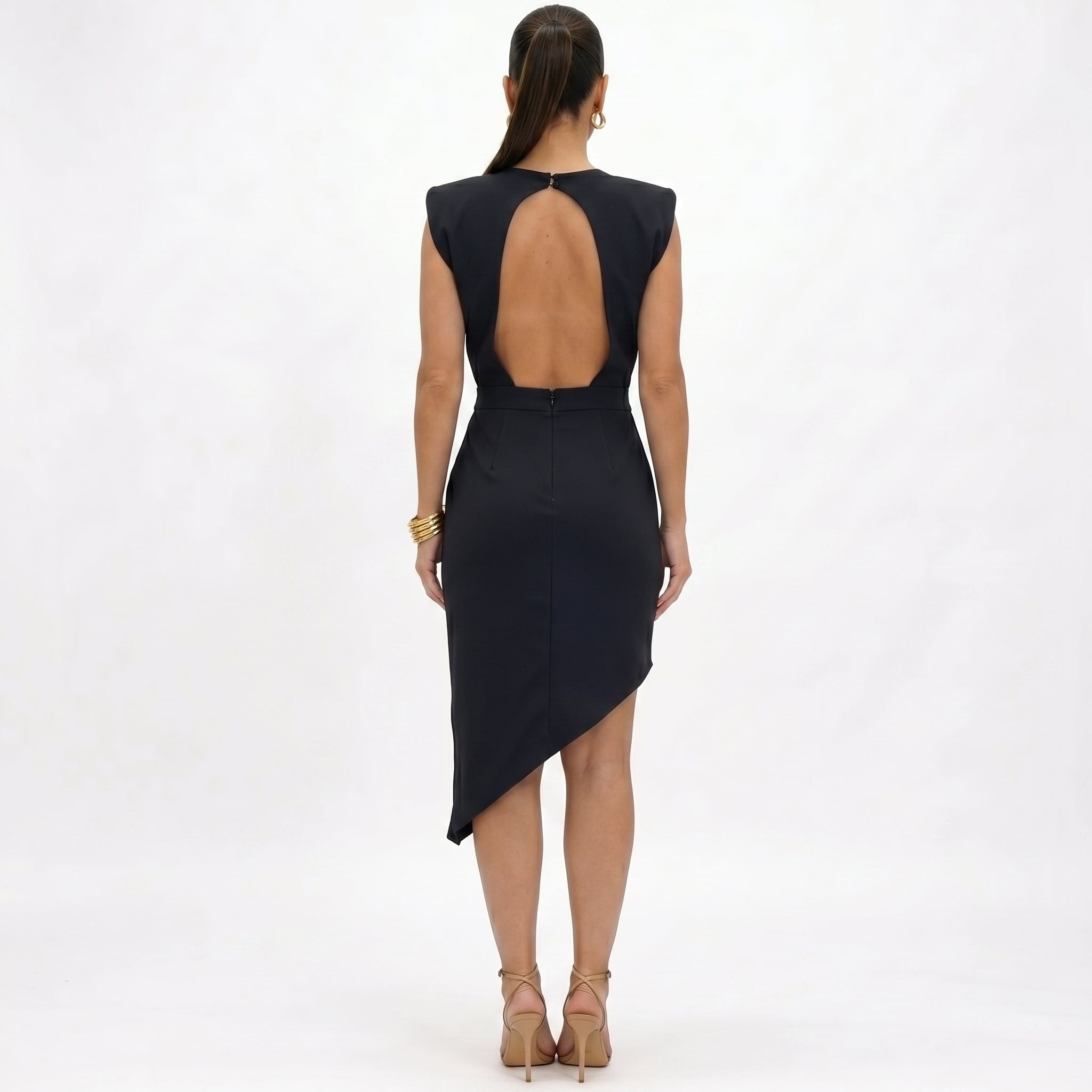 Aurora | Vestido Assimétrico com Ombros Estruturados