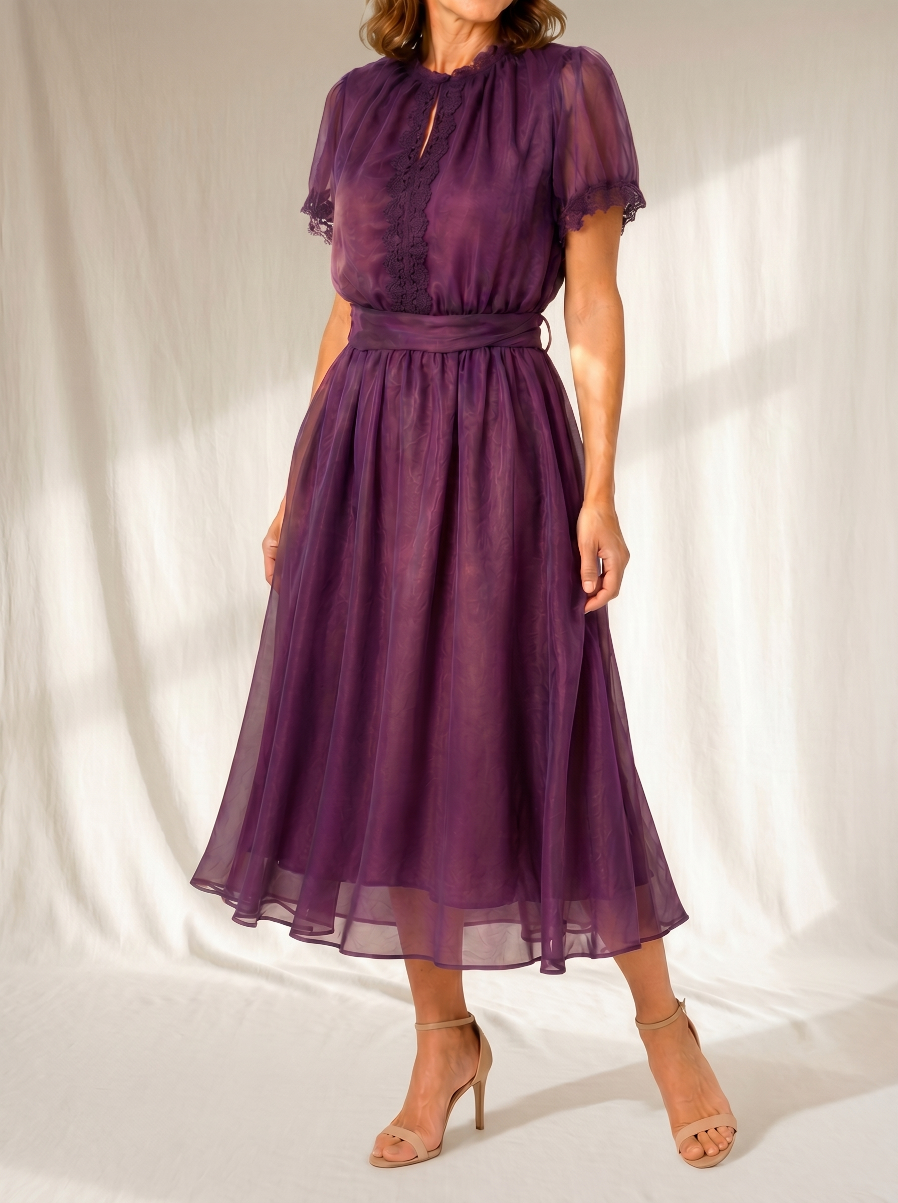 Inês | Maxi Vestido com Decote em Gota e Bordo em Renda Chiffon