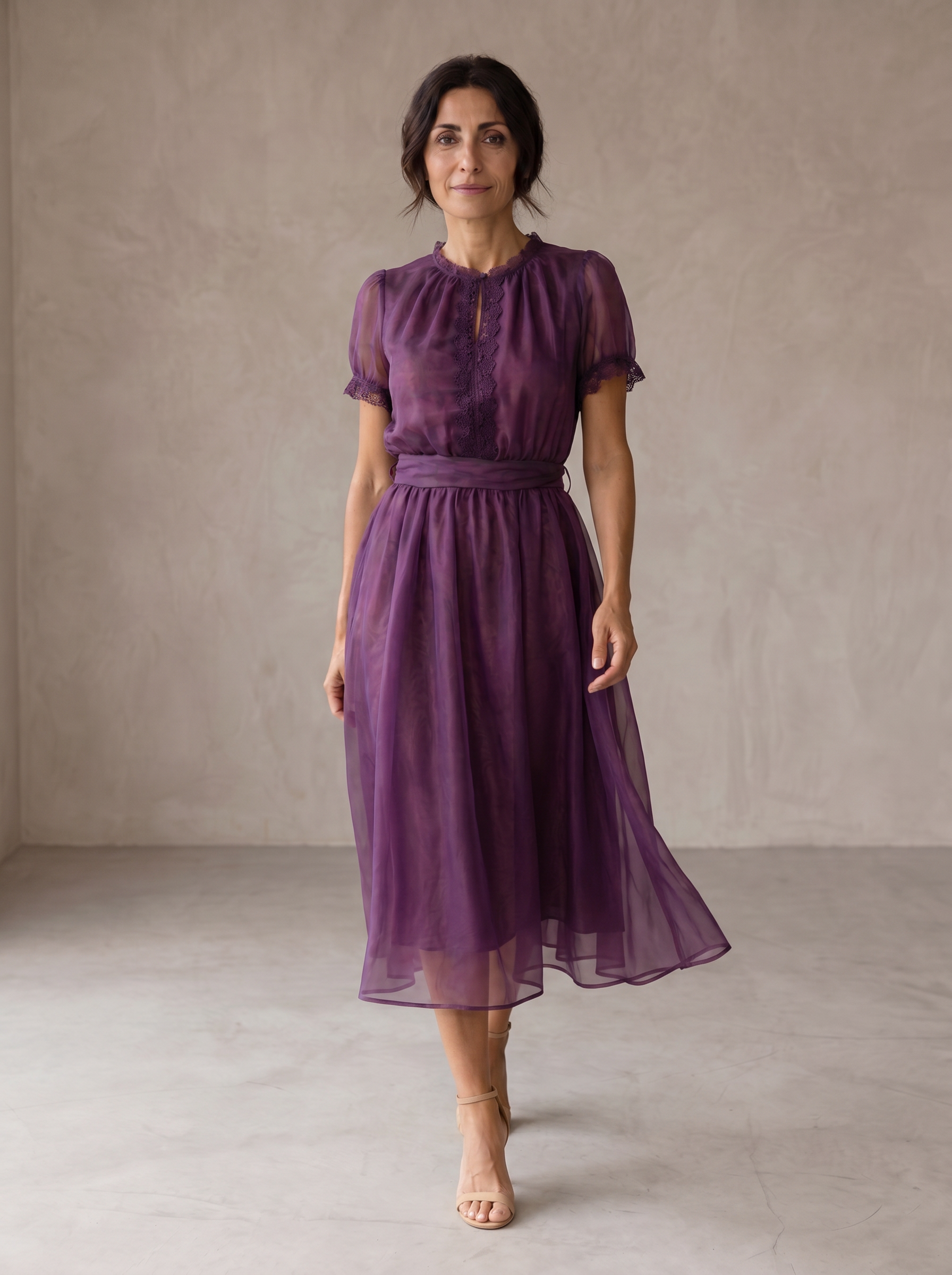 Inês | Maxi Vestido com Decote em Gota e Bordo em Renda Chiffon